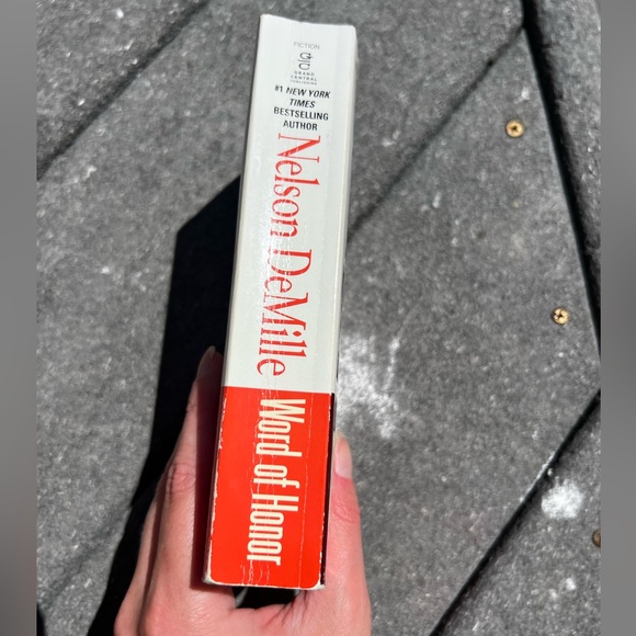 3/$15 Book Word of Honor by Nelson DeMille - Picture 3 of 5